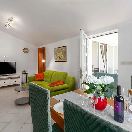 In - Istrien 10277 * פורץ